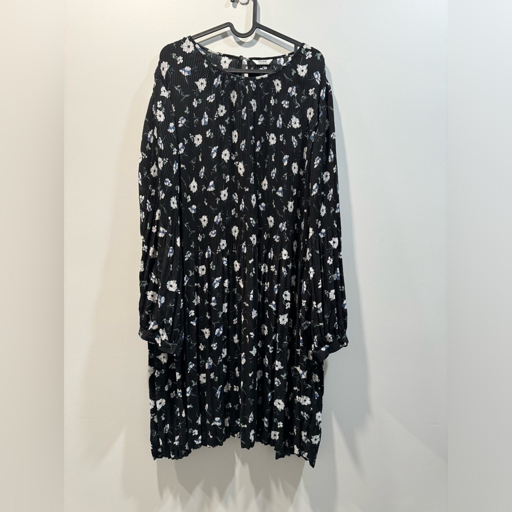 🎉 Penningtons NWT Floral Long Sleeve Pleated Dress